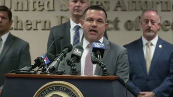 Homeland Security officers arrest 475 illegal migrants at Hyundai facility