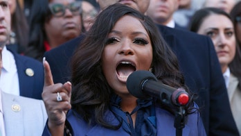 Crockett cheers Texas Dems fleeing to delay congressional maps backed by 'ridiculous tyrant' Trump: 'Deuces!'