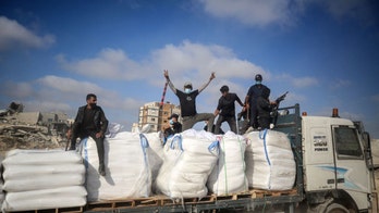 As Israel faces blame for the hunger crisis in Gaza, UN's own data shows most of its aid is looted