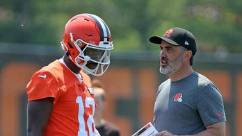 Browns' Kevin Stefanski dismisses allegations he 'sabotaged' Shedeur Sanders' performance